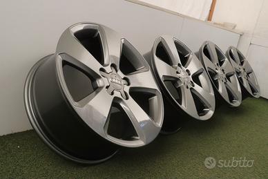 Cerchi in lega Audi A3 17 ORIGINALI 8V0601025BK