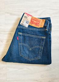 Levis 501 W 29 L 32