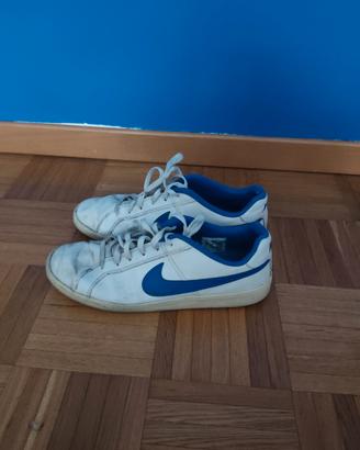 Nike Court Royale