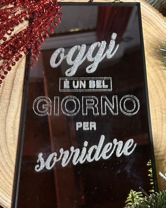 Specchio con decoro
