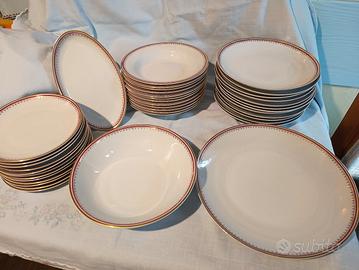 Servizio di piatti porcellana fine di
Boemia H&C