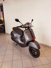 Piaggio Vespa 125 GTS Super Sport Nuovo modello 20
