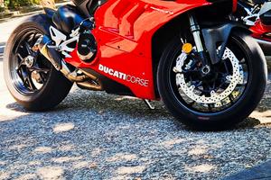 ducati panigale v4