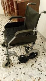 sedia a rotelle pieghevole