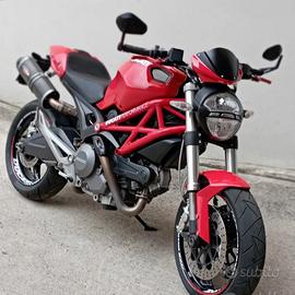 Ducati Monster 696