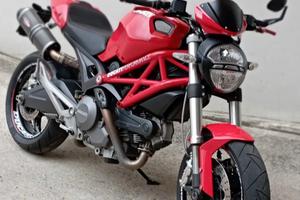 Ducati Monster 696