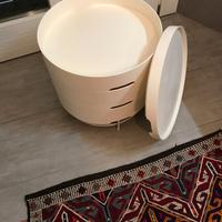 comodino Ikea bianco panna con 4 cassetti
