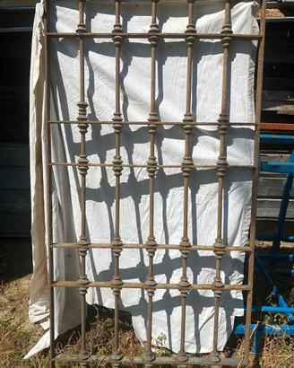 Inferriata in ferro vecchia