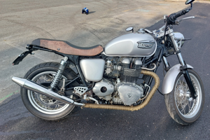 Triumph Thruxton 865 a Carburatori