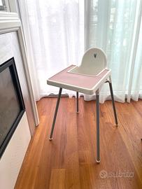 Seggiolone Ikea con vassoio e tovaglietta silicone