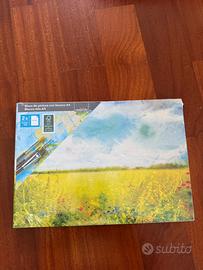 Due blocchi fogli bianchi pittura acrilico o olio