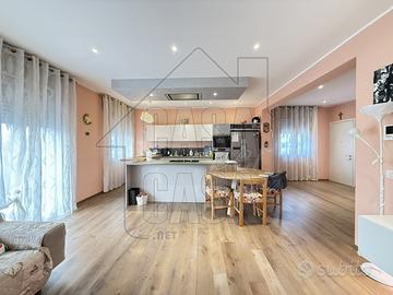 Elegante porzione di bifamiliare ristrutturata in