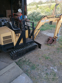 Miniescavatore 15 quintali