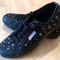 Superga 40 Nere con Borchie e Rivetti in Metallo
