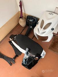Set/kit plastiche f12 con scudo aerox complete