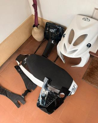 Set/kit plastiche f12 con scudo aerox complete