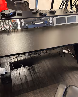 BANCO REGIA VIDEO CON ELEMENTI BLACKMAGIC