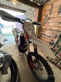 Ktm 250 2t six days 2020