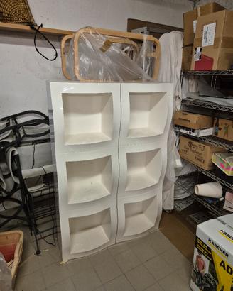 libreria in plastica 