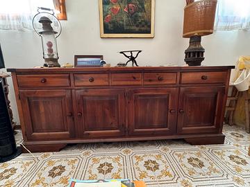Splendida credenza in noce massiccio