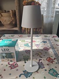 Lampada da tavolo LED Touch Bianca 