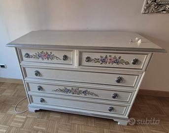 Como’ e comodini shabby chic