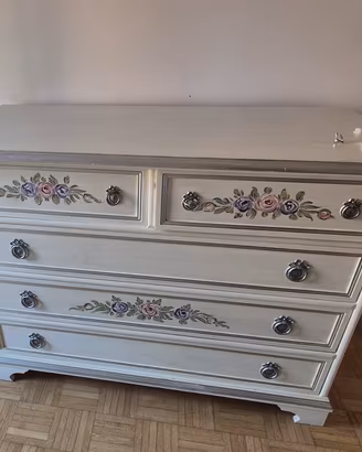 Como’ e comodini shabby chic