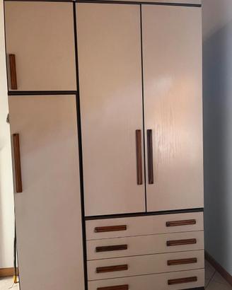 Armadio a tre ante bianco