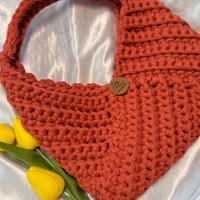 Borsa triangolo crochet