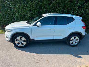 Volvo XC40 T2 automatica sequenziale