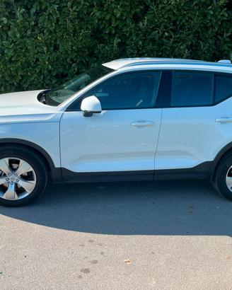 Volvo XC40 T2 automatica sequenziale