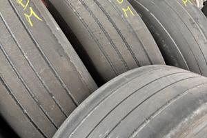 Gommoni con cerchio per autocarro