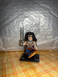 Mini figure Wonder Woman compatibile LEGO con base