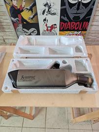silenziatore akrapovic titanio