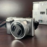 Sony alpha 6000 kit 16/50 con custodia come nuova