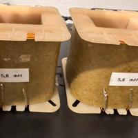 Coppia induttanze da 5,6Mh in aria per audio