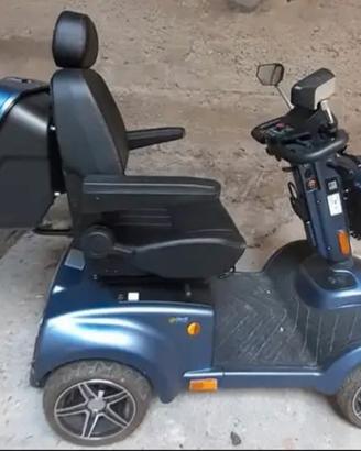 Scooter elettrico per anziani e disabili