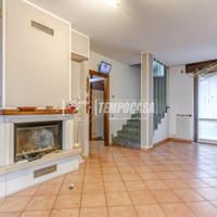 VILLETTA QUADRILOCALE !!