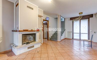 VILLETTA QUADRILOCALE !!