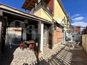 Appartamento Pomezia [Cod. rif 3296635VRG]