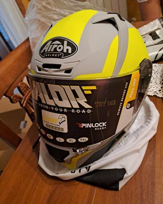 caschi usati pochissimo