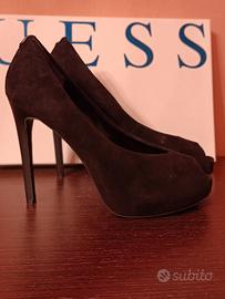 décolleté nero Guess