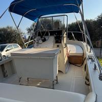 Boston Whaler Outrage 19