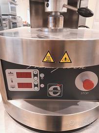 Formatrice per pizza a caldo