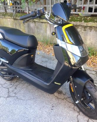 MOTRON WHIZZ 50cc SCOOTER ELETTRICO