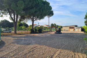 Magazzino / Cappannone con piazzale uso deposito