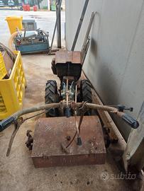 TRATTORE CON CARRELLO