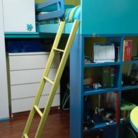 letto a soppalco con armadio, senza materasso