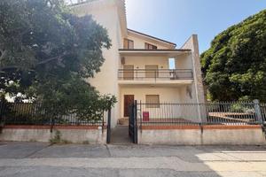 Villacidro Villa libera su Quattro Lati