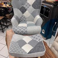 Nuove Poltrone con pouff in tessuto italiane